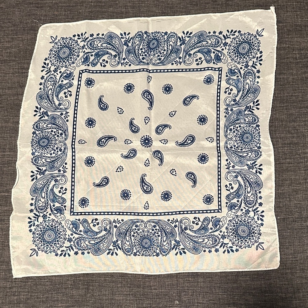 Colorful Bandana Set - Picture 3 of 9